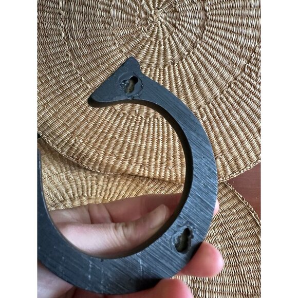 4 x 3.5” Letter C decor - Picture 7 of 7